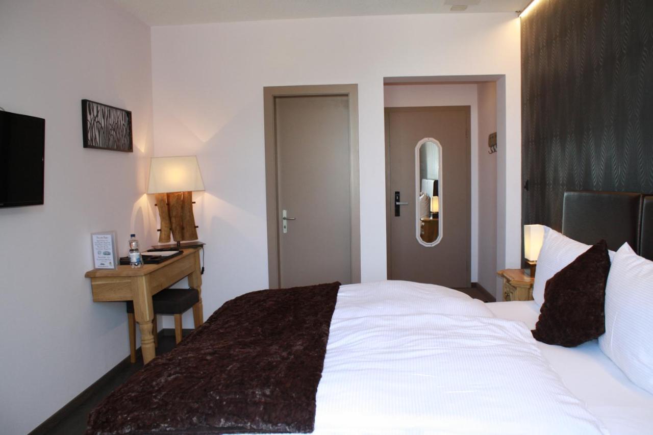 Hotel De La Gare مونثيه المظهر الخارجي الصورة
