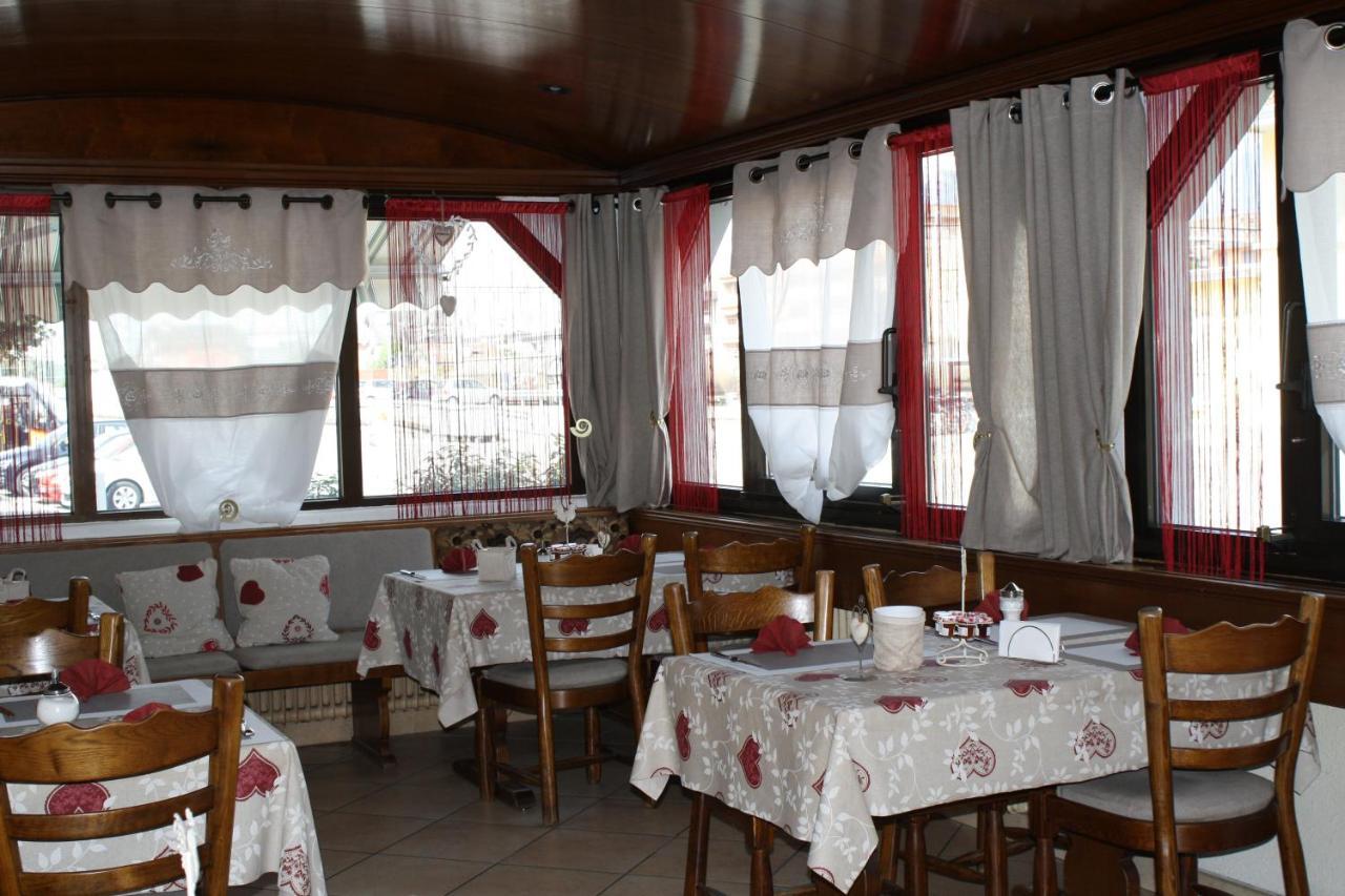 Hotel De La Gare مونثيه المظهر الخارجي الصورة